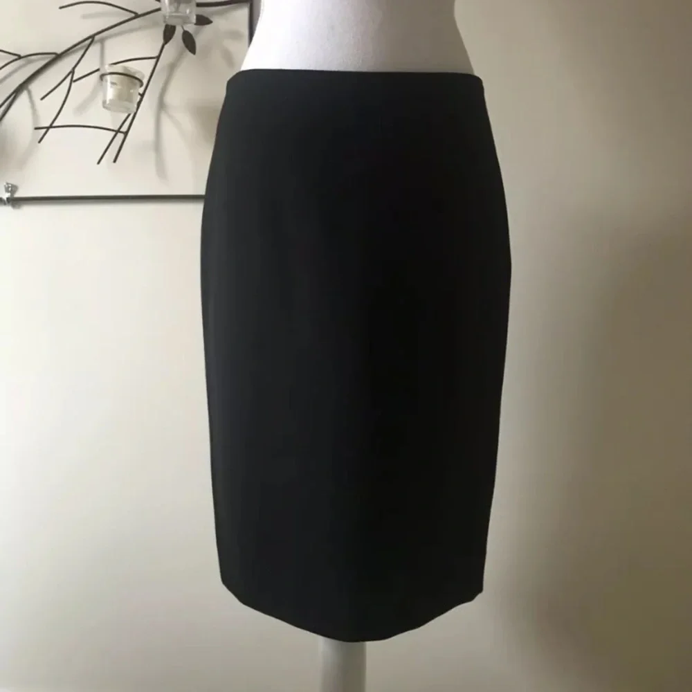 Diane Von Furstenberg DVF Black Tailored Knee Length Pencil Skirt size 10 NWT